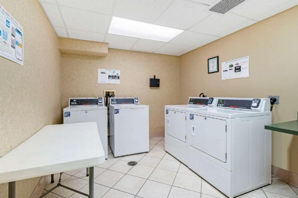 Comfort Inn Kissimmee image 30